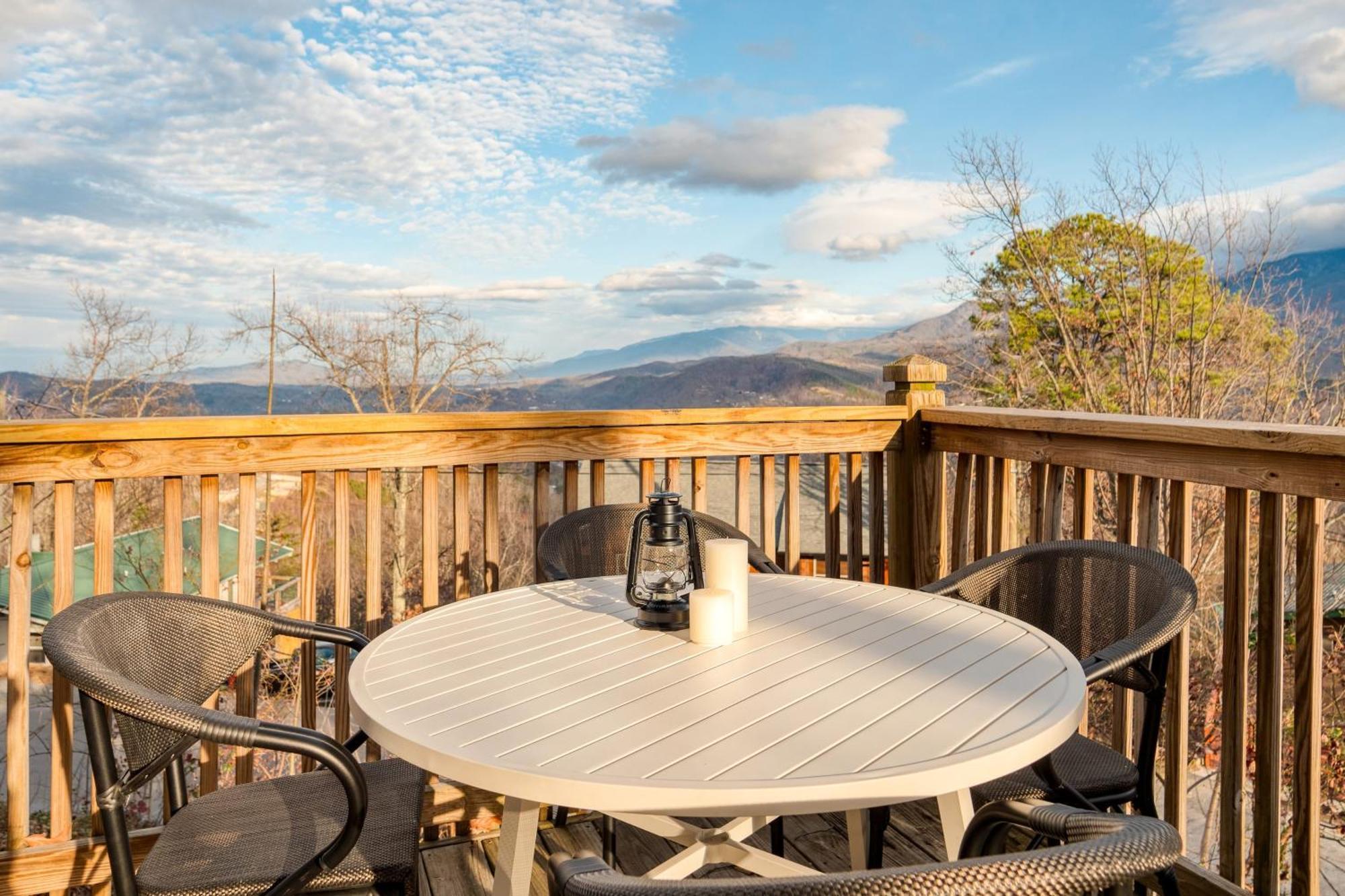 Chestnut By Avantstay Mountain Cabin W Treetop Views Hot Tub Game Room Гатлінбург Екстер'єр фото