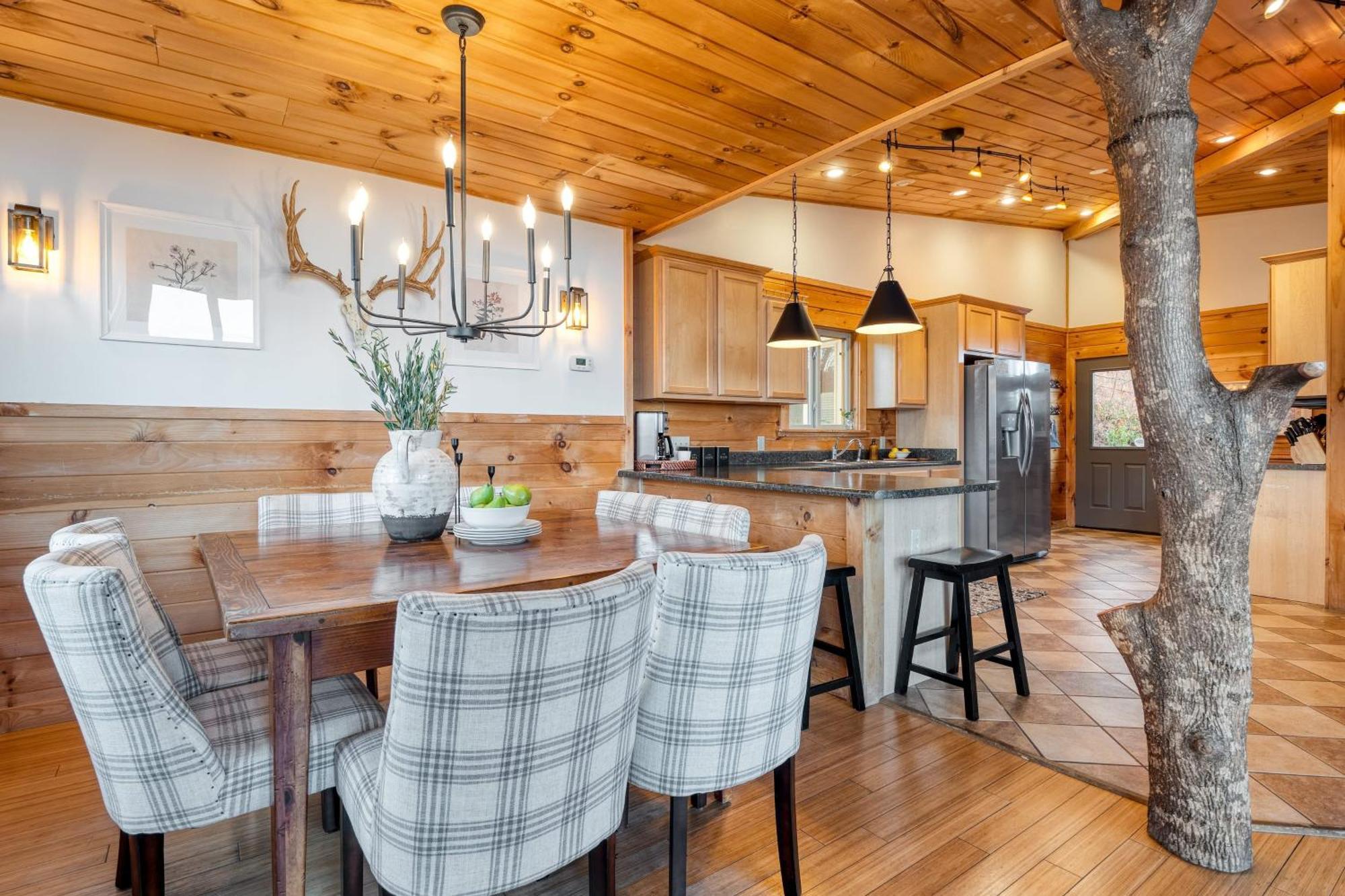 Chestnut By Avantstay Mountain Cabin W Treetop Views Hot Tub Game Room Гатлінбург Екстер'єр фото
