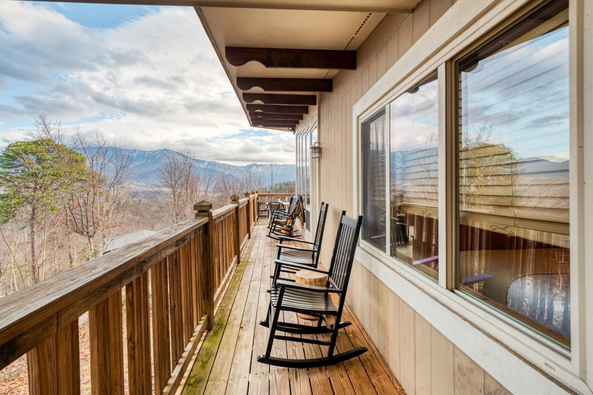 Chestnut By Avantstay Mountain Cabin W Treetop Views Hot Tub Game Room Гатлінбург Екстер'єр фото