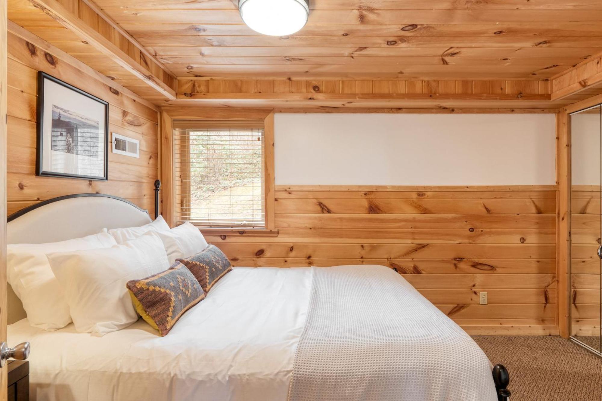 Chestnut By Avantstay Mountain Cabin W Treetop Views Hot Tub Game Room Гатлінбург Екстер'єр фото
